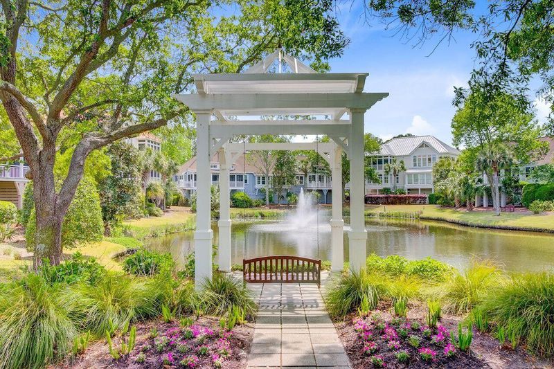1650 Long Grove Dr, Mount Pleasant, SC 29464