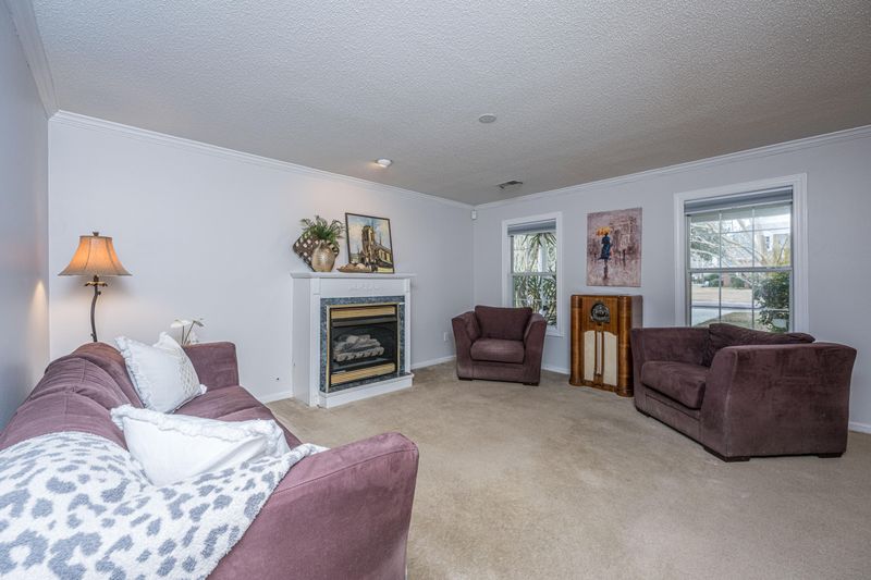 3200 Queensgate Way, Mount Pleasant, SC 29466