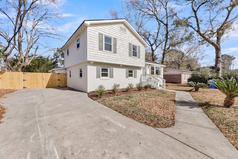 3278 Poindexter Rd, North Charleston, SC 29420