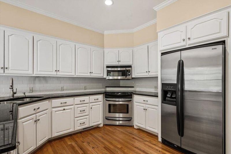117 Drayton Dr, Summerville, SC 29483