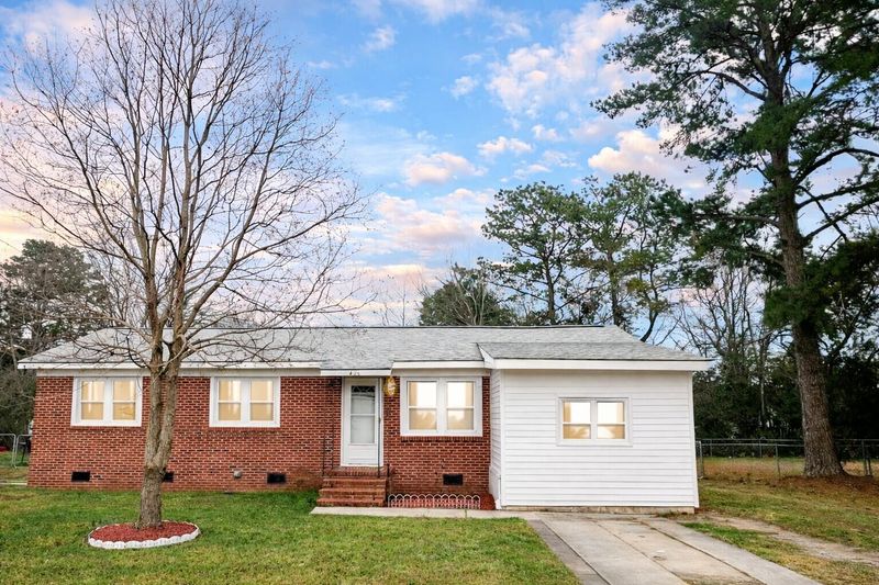 426 Clarine Dr, Goose Creek, SC 29445
