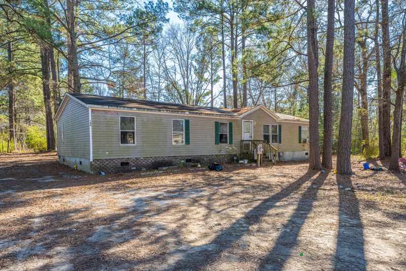 108 Lake Dr, Summerville, SC 29483