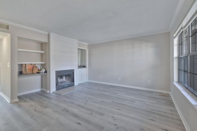 2447 Woodstock Ave, North Charleston, SC 29406