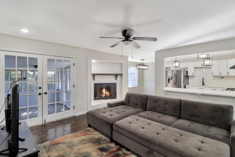 1227 Oakcrest Dr, Charleston, SC 29412