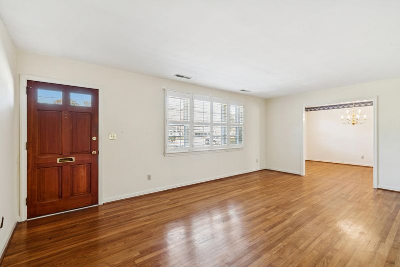 835 Erckmann Dr, Mount Pleasant, SC 29464