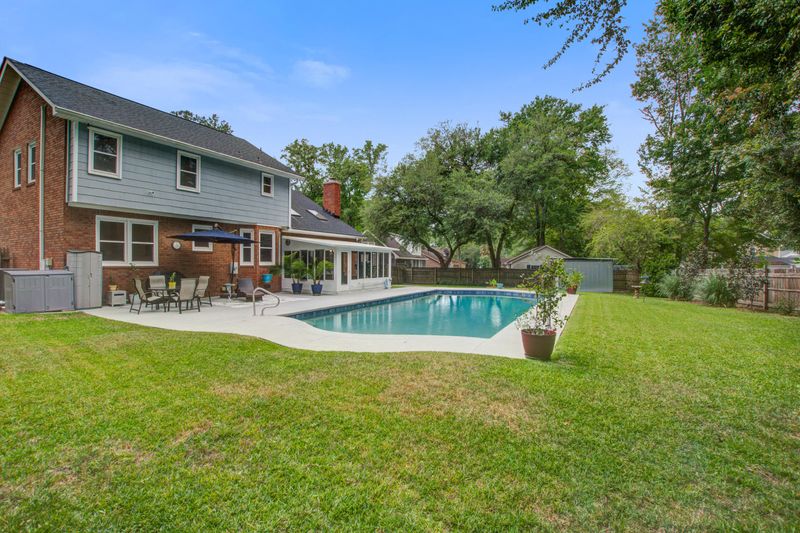 123 Plantation Dr, Summerville, SC 29485