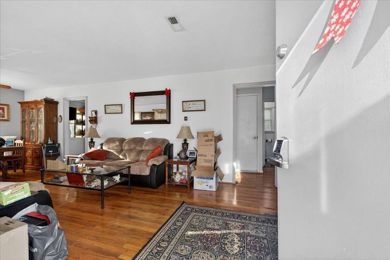 7249 Tanglewood Dr, North Charleston, SC 29418