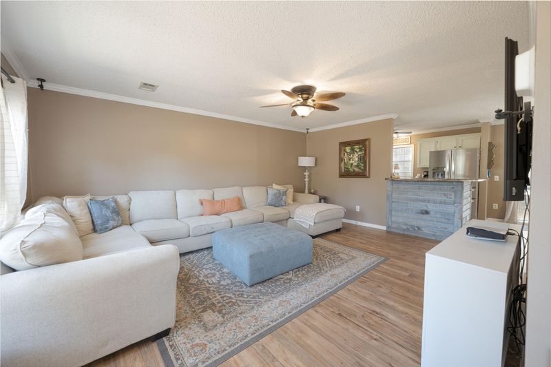 98 Swanson Dr, Summerville, SC 29483