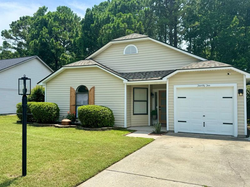 2010 Armory Dr, Mount Pleasant, SC 29466