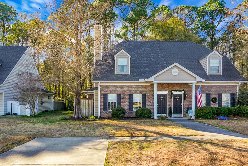 2200 Kings Gate Ln, Mount Pleasant, SC 29466