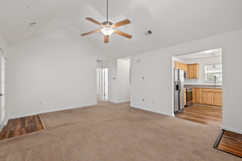 211 Bainsbury Ln, Summerville, SC 29483
