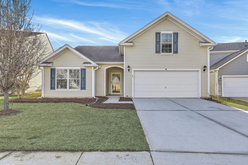 214 Goldfinch Ln, Summerville, SC 29485