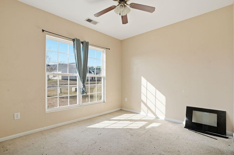 545 English Oak Cir, Moncks Corner, SC 29461
