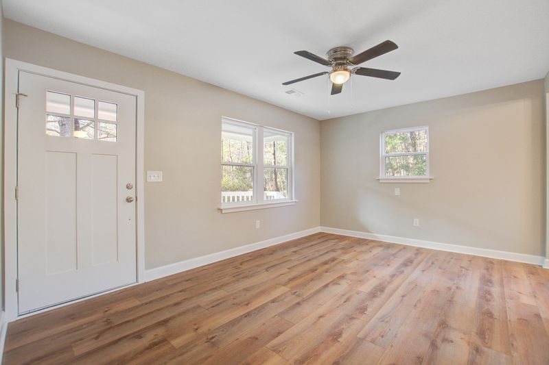 6144 Smith Rd, Ravenel, SC 29470