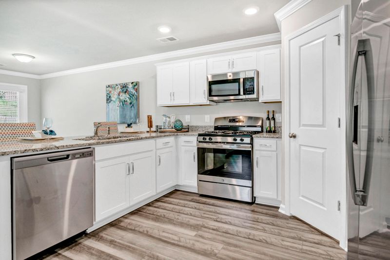 214 Central Creek Dr, Goose Creek, SC 29445