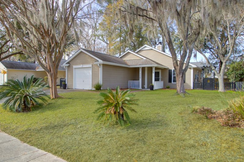 222 Lytham Ct, Charleston, SC 29414