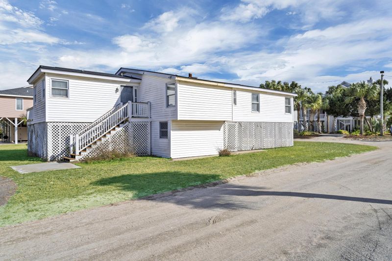 2308 Palmetto Blvd, Edisto Island, SC 29438