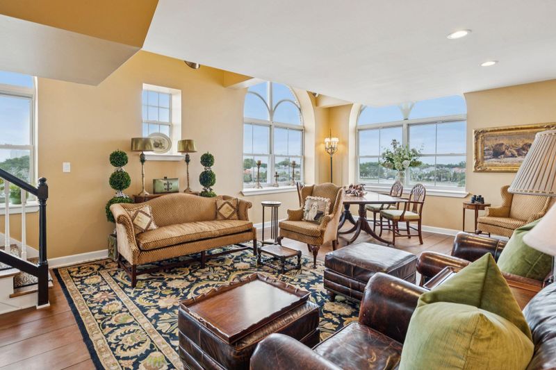 55 Ashley Ave #18, Charleston, SC 29401
