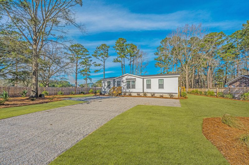 106 Edgebrook Dr, Summerville, SC 29486