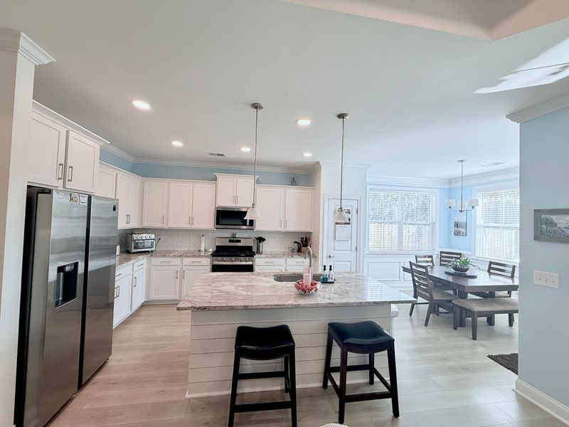 637 Yellow Leaf Ln, Summerville, SC 29486