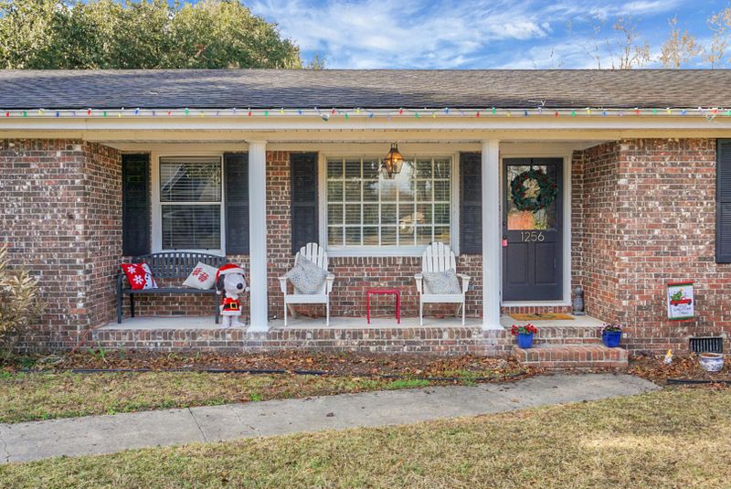 1256 Hillside Dr, Hanahan, SC 29410