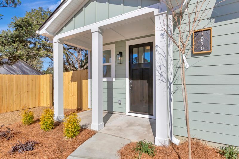 1910 Piper Dr, Charleston, SC 29407