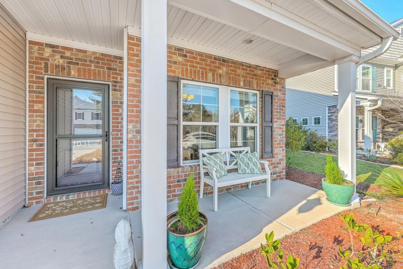 1031 Banker Ct, Mount Pleasant, SC 29429