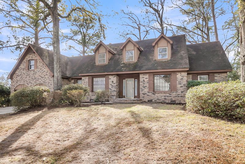700 Fairington Dr, Summerville, SC 29485