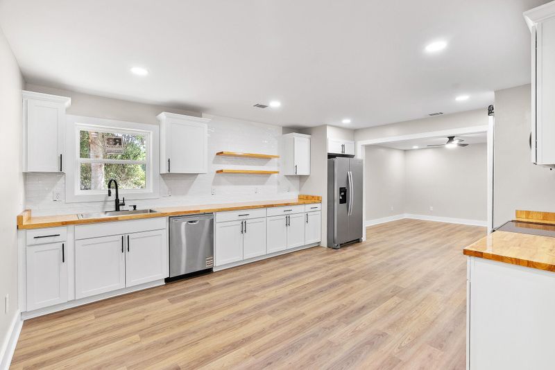 838 Ranch Hill Ln, Saint Stephen, SC 29479