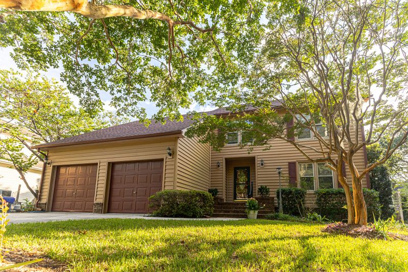 713 Lake Frances Dr, Charleston, SC 29412
