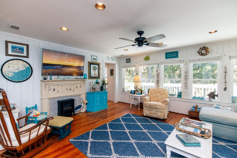 3304 Fort St, Edisto Island, SC 29438