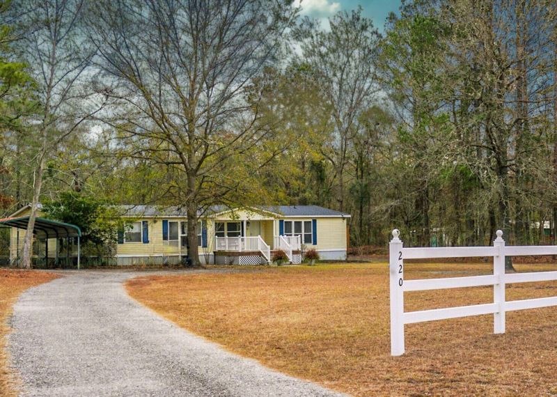220 Albacore Rd, Bonneau, SC 29431