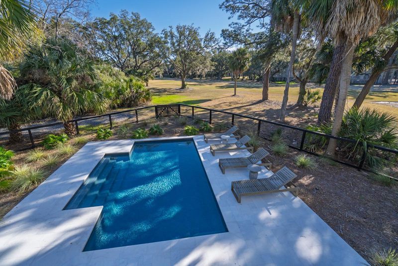 42 Battery Park Rd, Edisto Island, SC 29438