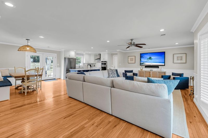 1093 Harbor View Rd, Charleston, SC 29412