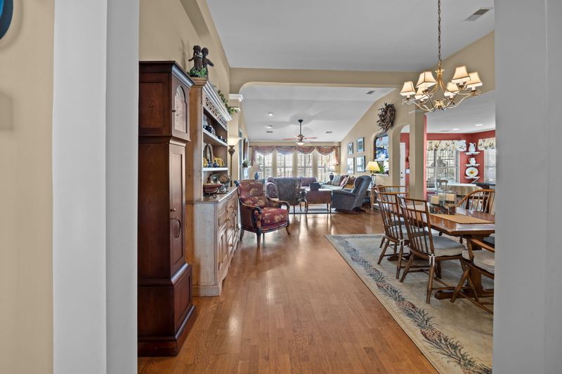 600 Pointe Of Oaks Rd, Summerville, SC 29485
