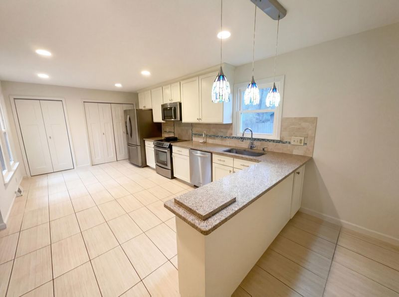 112 Palmetto Bluff Dr, North Charleston, SC 29418
