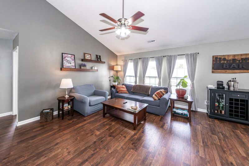 5024 Thornton Dr, Summerville, SC 29485