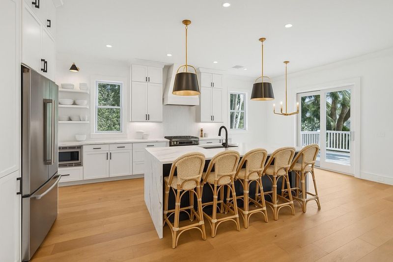806 Jungle Rd, Edisto Island, SC 29438
