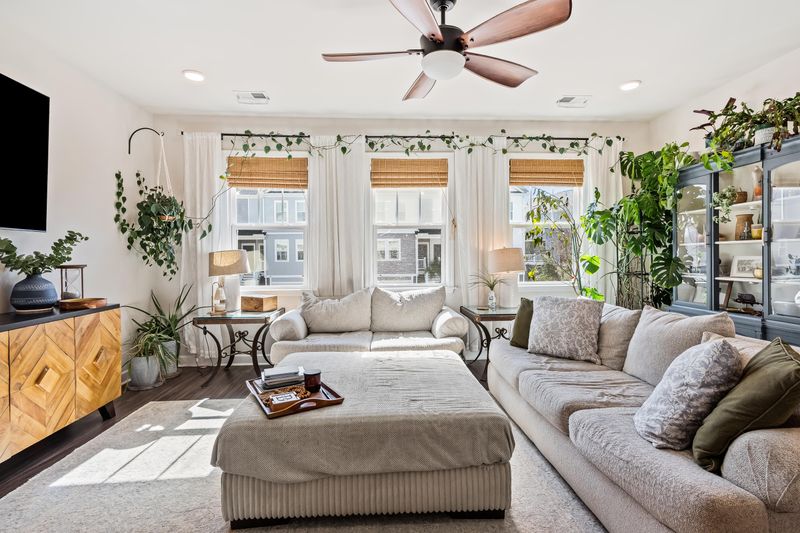 213 Winding River Dr, Johns Island, SC 29455