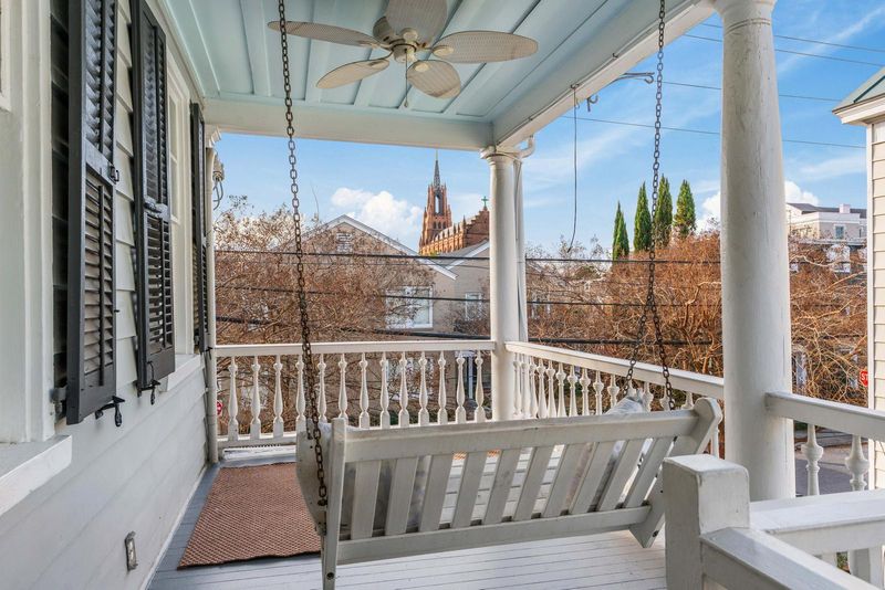 104 Queen St #B, Charleston, SC 29401