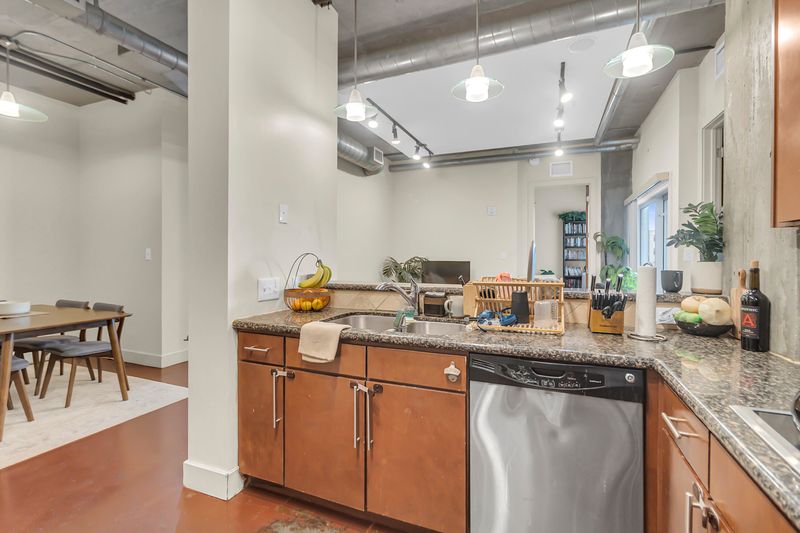 150 Bee St #516, Charleston, SC 29401