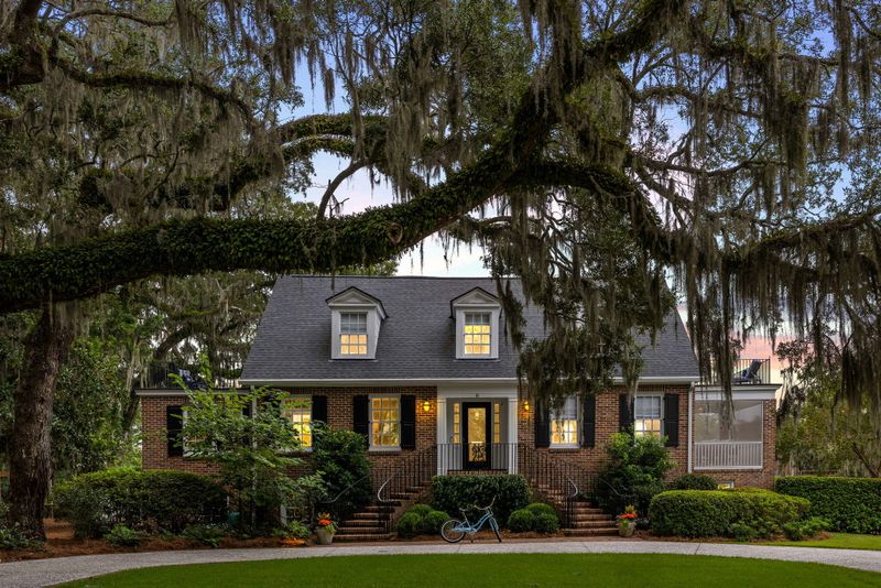 8 New Town Ln, Charleston, SC 29407