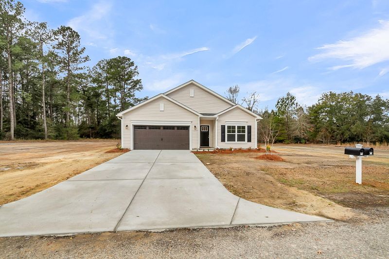213 Spann Ln, Moncks Corner, SC 29461