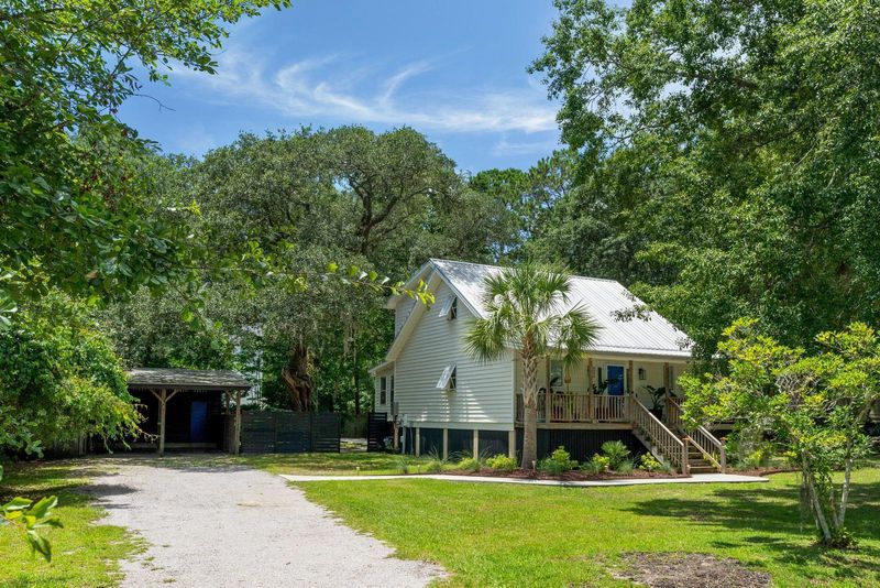 1515 N Lakeshore Dr, Mount Pleasant, SC 29466