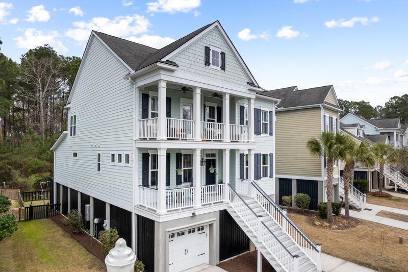 1933 Clay Ln, Charleston, SC 29414