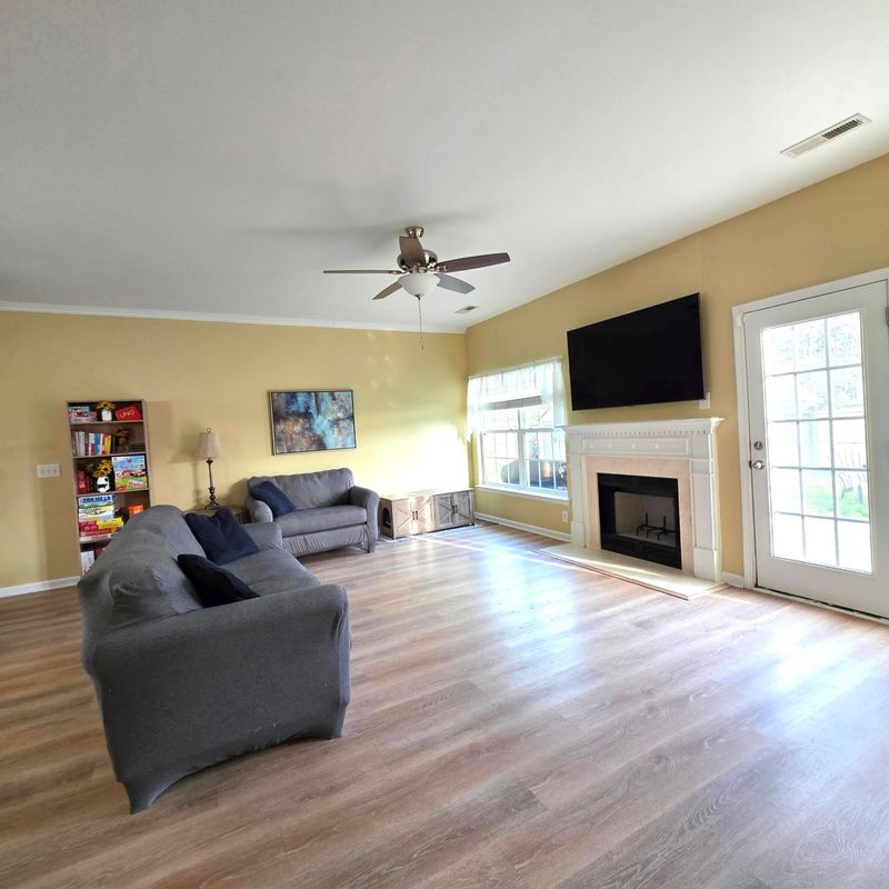 122 Cannonsmill Ln, Summerville, SC 29485