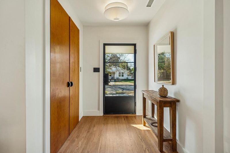 930 Ashley Ave, Charleston, SC 29403