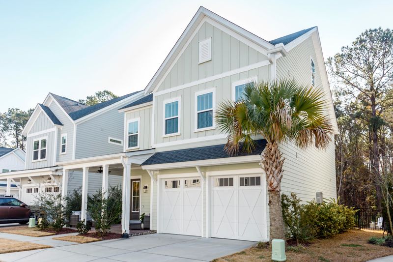 2449 Giles Ln, Mount Pleasant, SC 29466