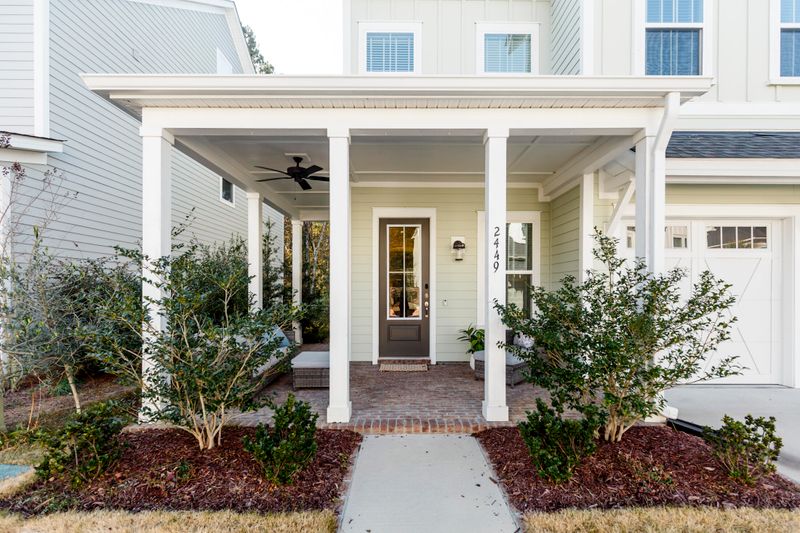 2449 Giles Ln, Mount Pleasant, SC 29466