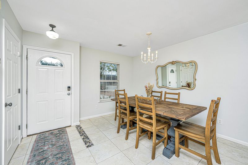 1573 Blaze Ln, Charleston, SC 29412